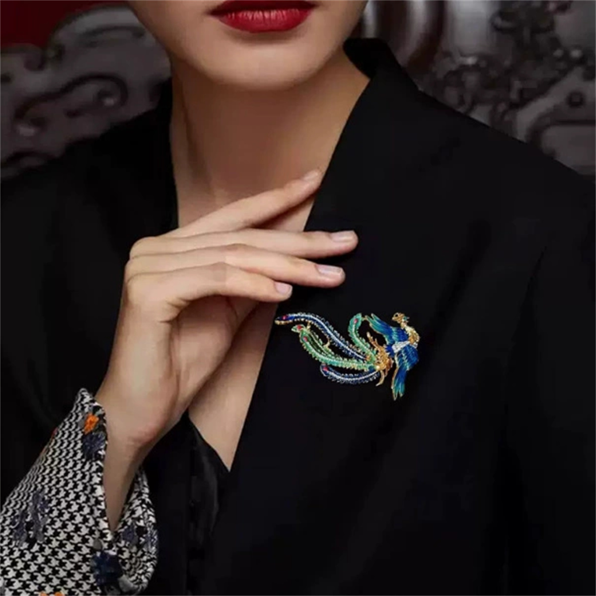 Embroidery Illustration - 1Pc Color Retro Phoenix Brooch Elegant