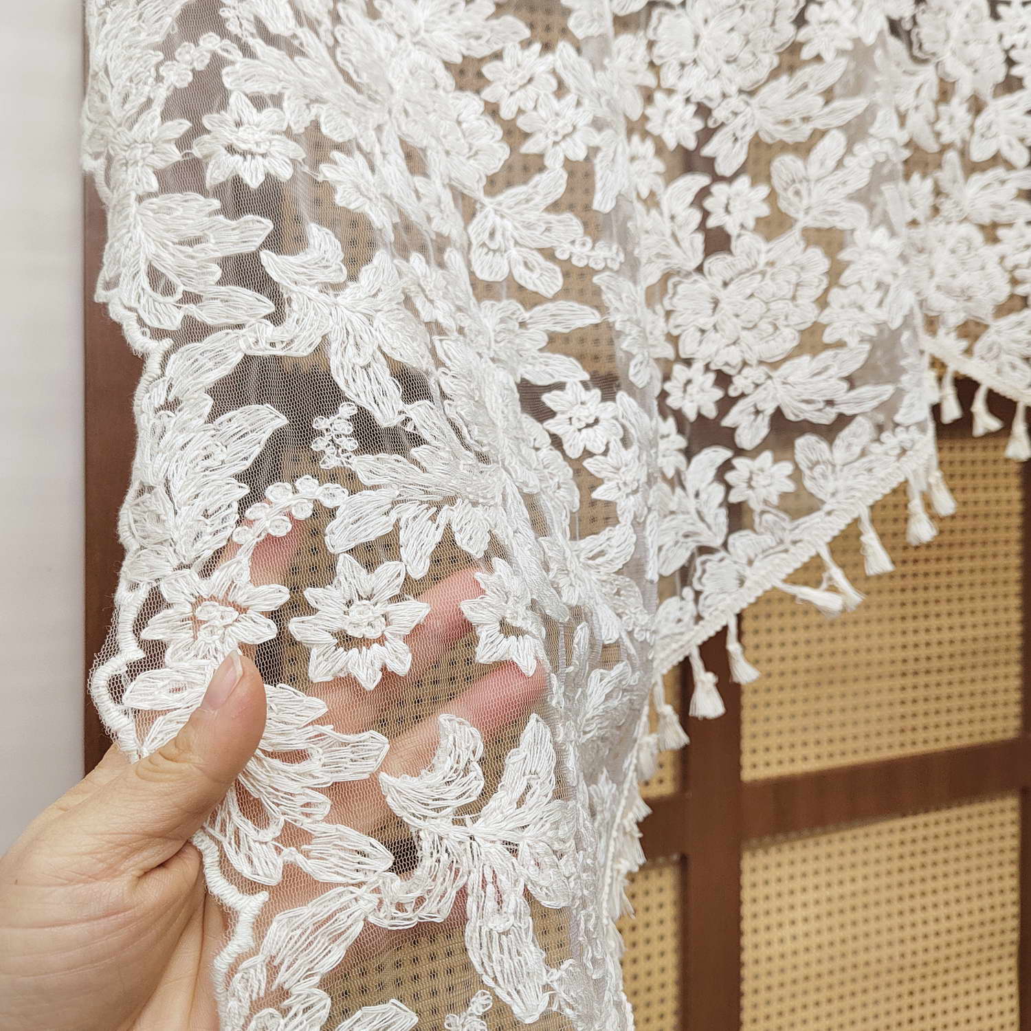 Sheer Floral Embroidery Lace S - đánh giá và giá Embroidery Kitchen