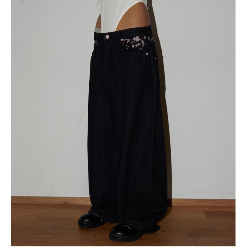 Sakura Embroidery High Waist W - đánh giá và giá Embroidery Jeans Sakura