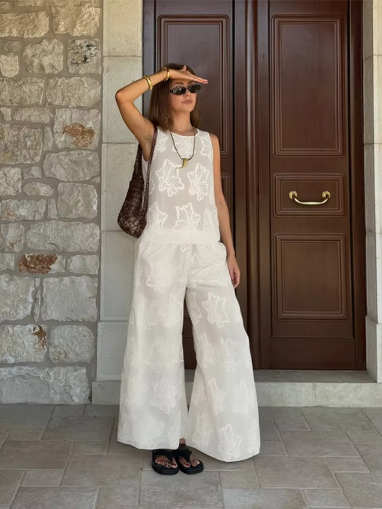HH Women Solid Embroidery Pant - đánh giá và giá Embroidery Vest