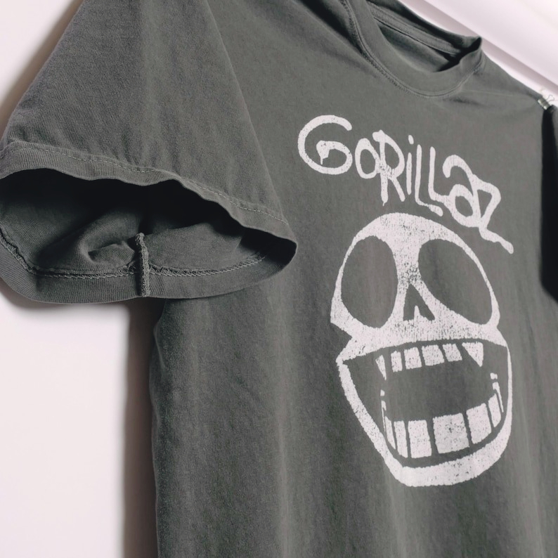 Gorillaz Band Print Short Slee - đánh giá và giá Embroidery Studio